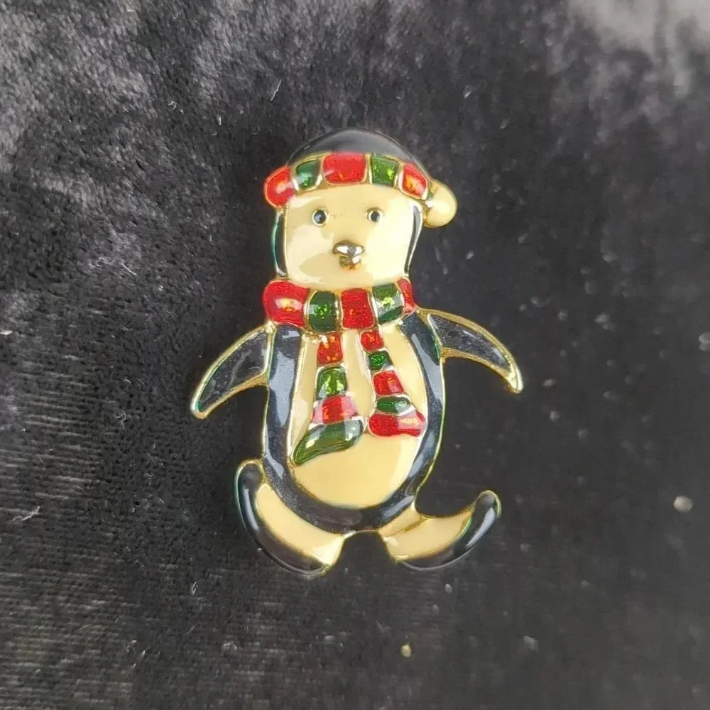 Vintage Enamel Penguin Brooch